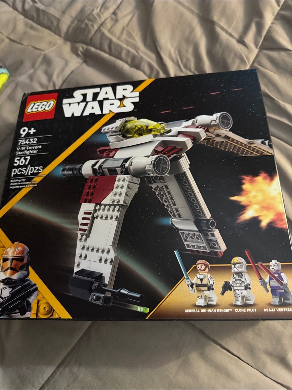 Star Wars V-19 Torrent Starfighter Building Set - White, Red, Yellow, Black